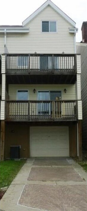 Building Photo - 20 E Amanda Ave