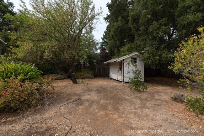 Building Photo - 16375 W La Chiquita Ave
