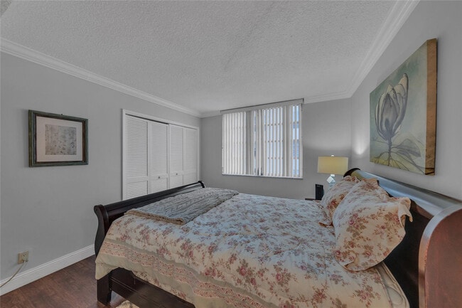 Building Photo - 3001 S Course Dr