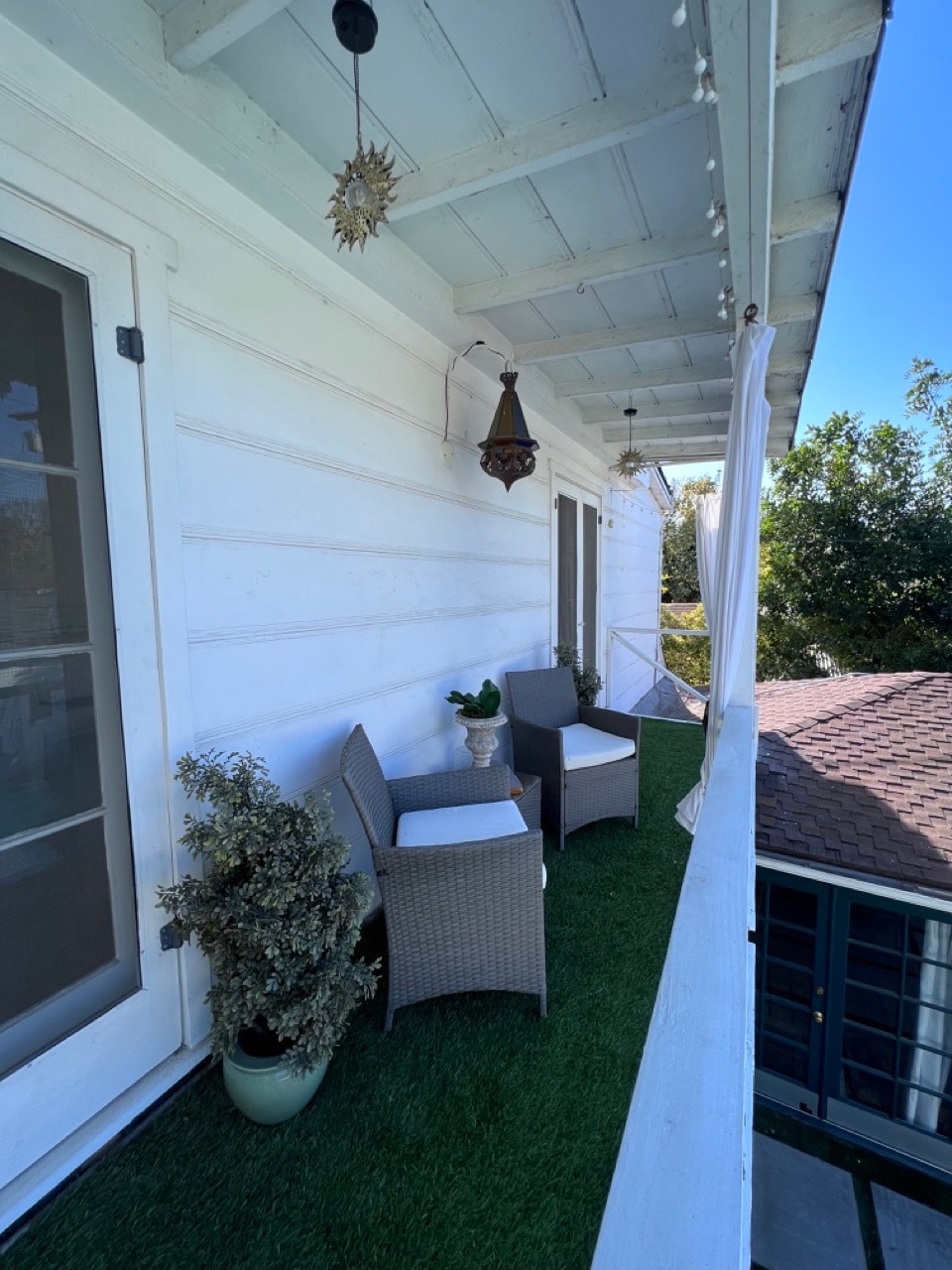 BDR2 Balcony - 219 Winchester Ave