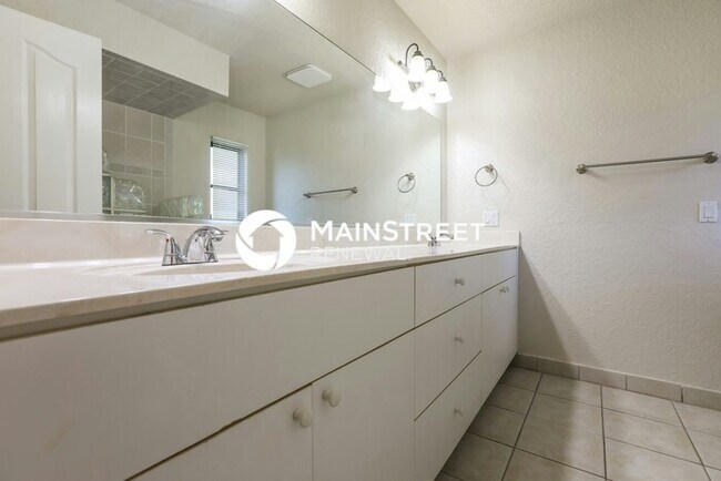 Building Photo - 3 Bedroom Pet-Friendly Home in PORT CHARLOTTE, FL with Main Street Renewal