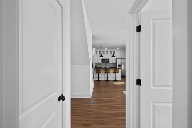 Building Photo - 913 S Wichita Ave