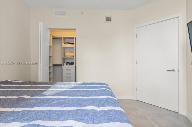 Building Photo - 501 NE 31st St