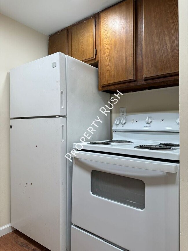 Building Photo - 1511 Rustic Dr