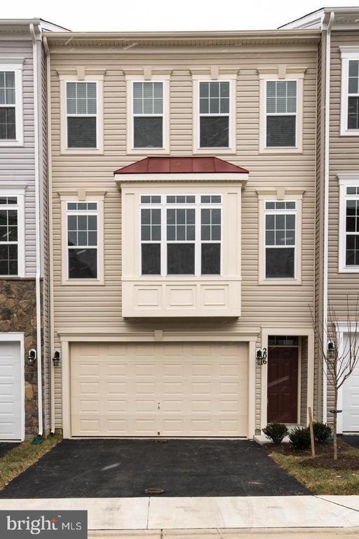 Building Photo - 206 Apsley Terrace