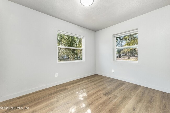 Building Photo - 231 E 16th St