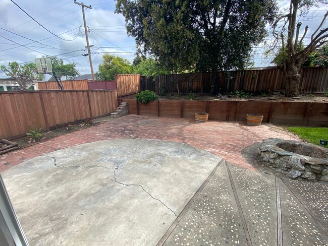 Building Photo - 2082 Treewood Ln