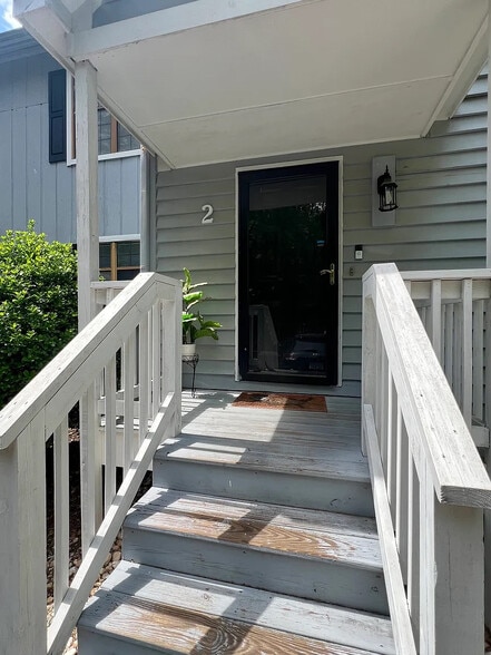 Building Photo - Room in Townhome on Willow Bridge Dr