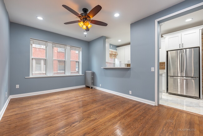 Building Photo - 1329 W Addison St