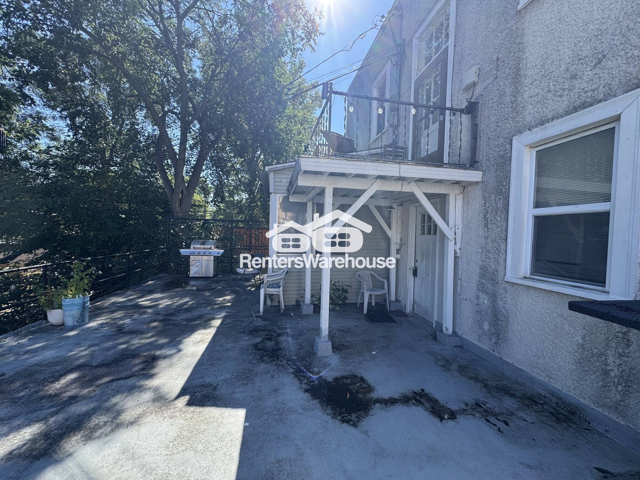 Building Photo - 3925 Chicago Ave