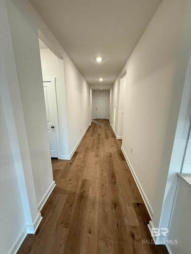 Building Photo - 19293 Maple Crest Loop