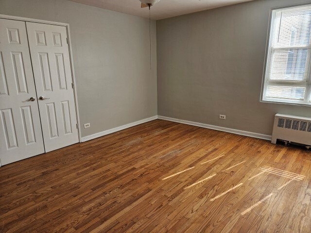 Building Photo - 6104 N Damen Ave