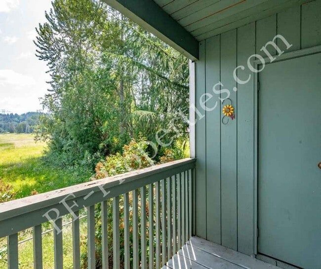 Building Photo - Cozy 1 Bedroom in the By The Green Community.