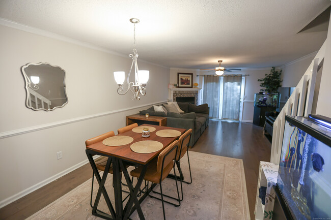 Building Photo - 906 Mill Pond Dr