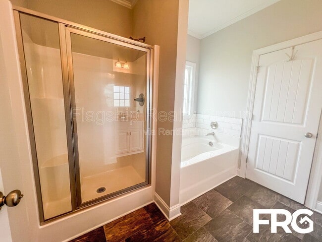 Building Photo - 313 N Landing Dr