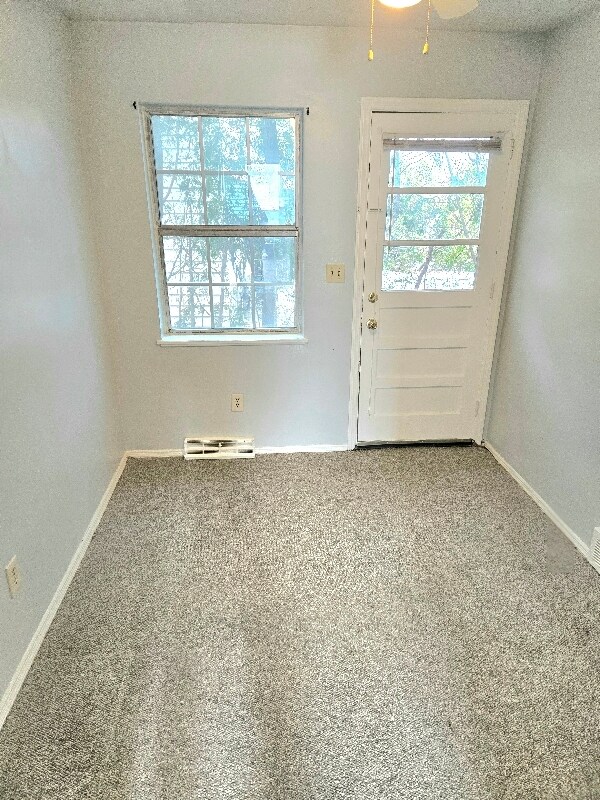 Building Photo - 7037 Paxton Rd