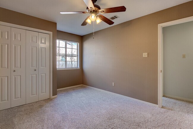 Building Photo - Elegant Pflugerville Home with Comfortable Living Spaces