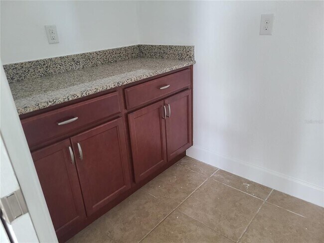 Building Photo - 13825 Benavente Ave
