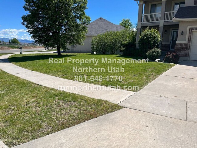Building Photo - Stunning 4 Bedroom House in Layton Coming ...