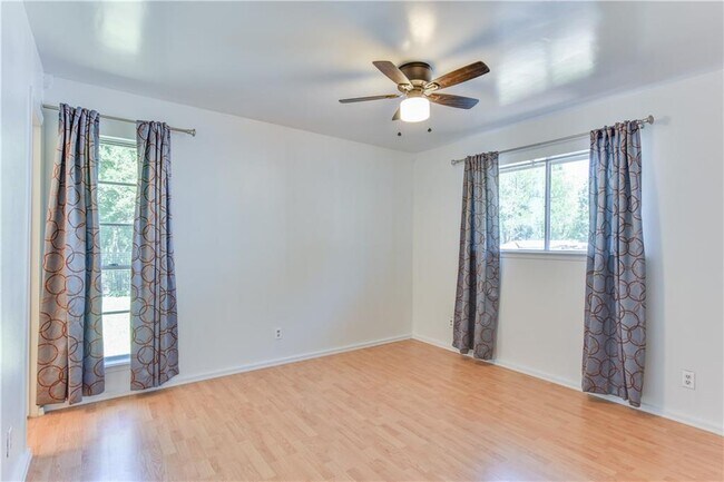 Building Photo - 4900 Brushy Ridge Dr