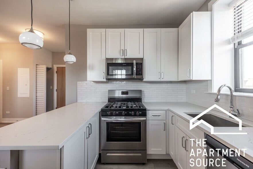 Building Photo - 3941 N Janssen Ave