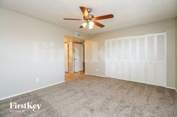 Building Photo - 4428 S La Corta Dr
