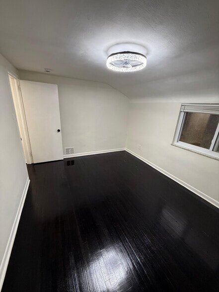 Building Photo - 630 Church St