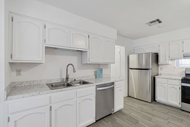 Building Photo - 1724 Gambel Quail Dr