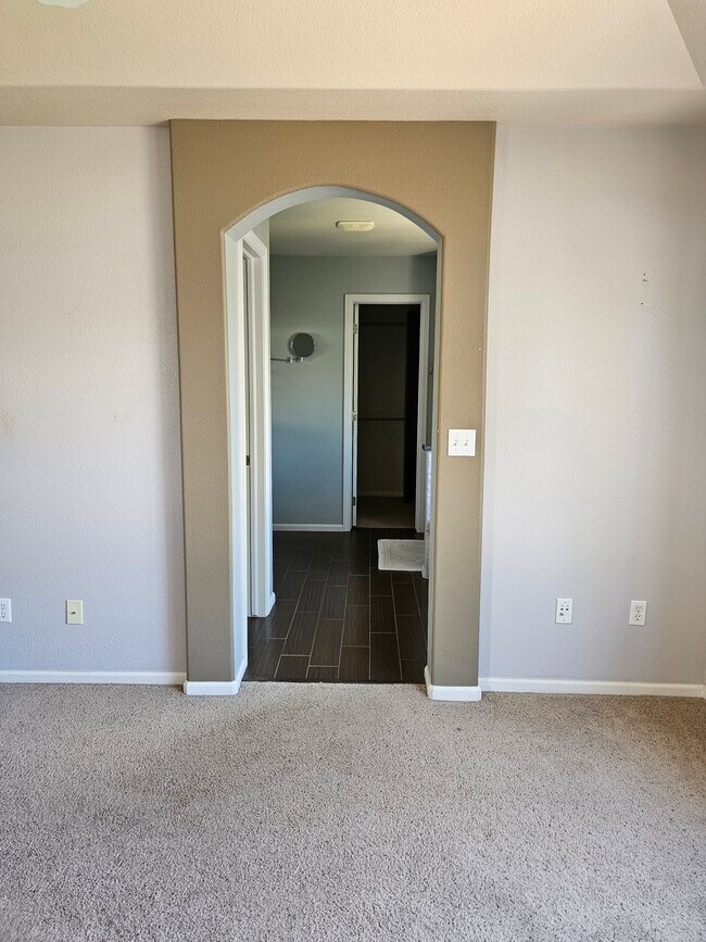 Building Photo - 2353 Aral Dr