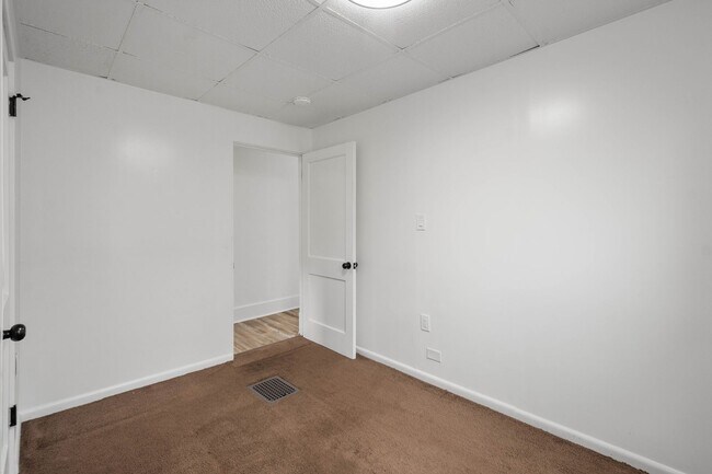 Building Photo - Stunning 3 bedroom home in Pittsburgh avai...