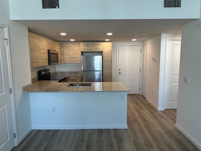 Building Photo - Beautiful 2 Bedroom, 2 Bathroom Apartment in Prime Orlando Location – 1 Month Free!