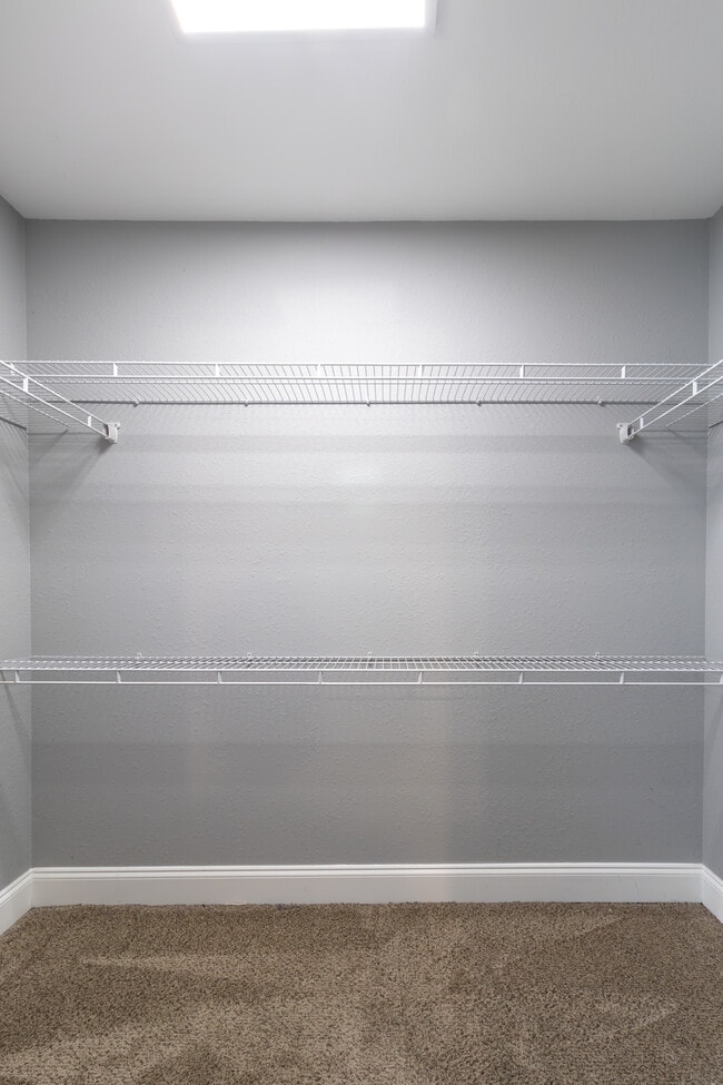 Building Photo - 926 Warrior Hill Dr