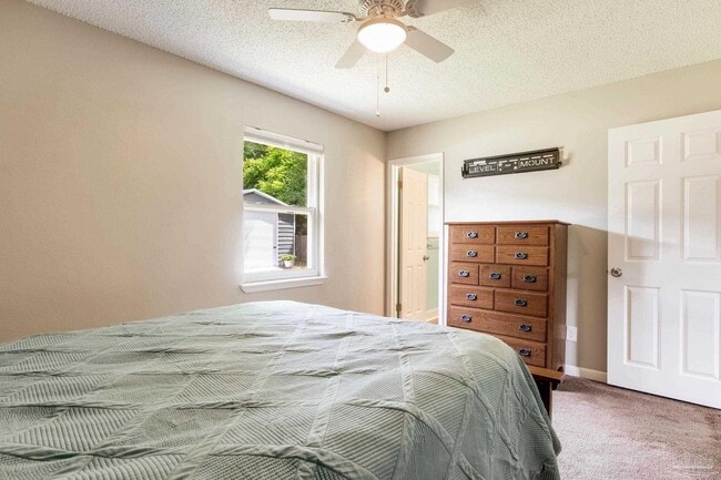 Building Photo - 520 Selina St