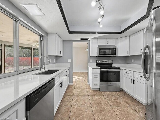 Building Photo - 7658 Laurel Valley Rd