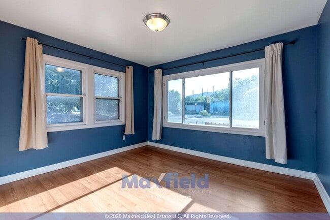 Building Photo - Charming Bungalow - Sugar House Area - 4BD...