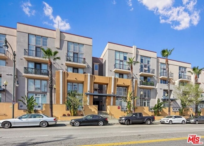 Building Photo - 360 W Ave 26