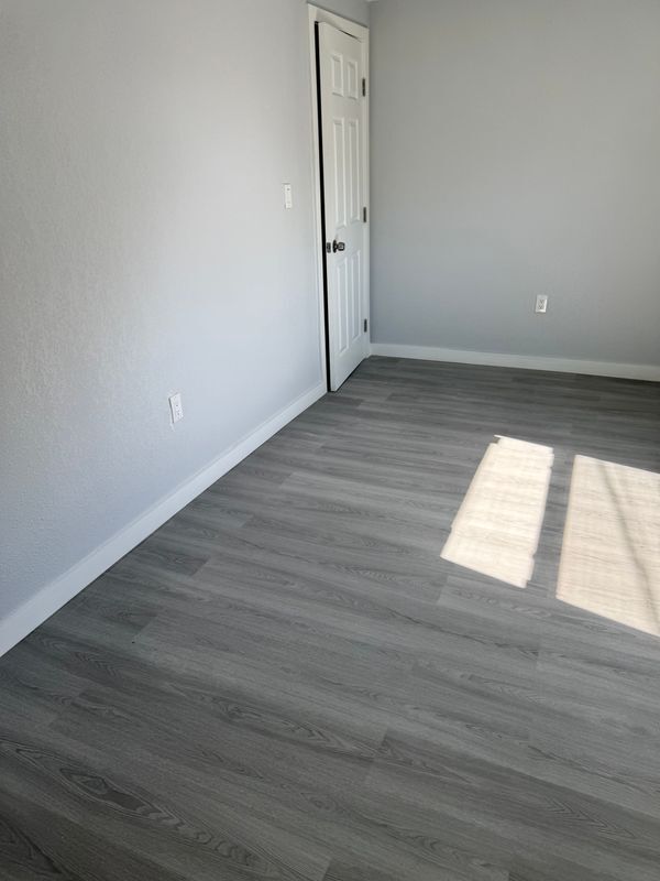 Building Photo - 803 22nd Ave N