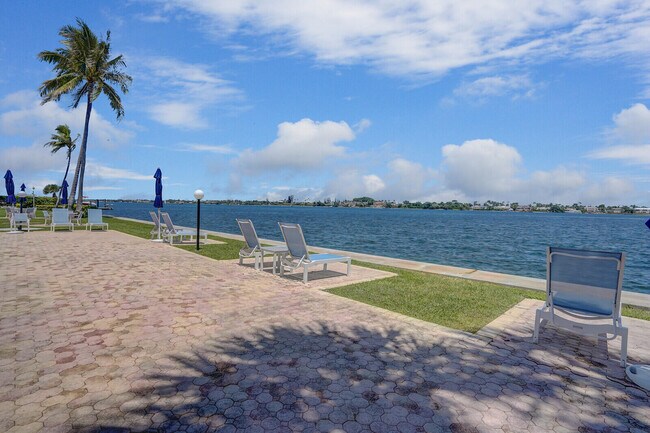 Building Photo - 2800 N Flagler Dr
