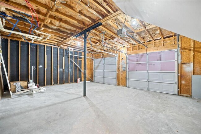 Building Photo - 5590 Princeton Oaks Dr