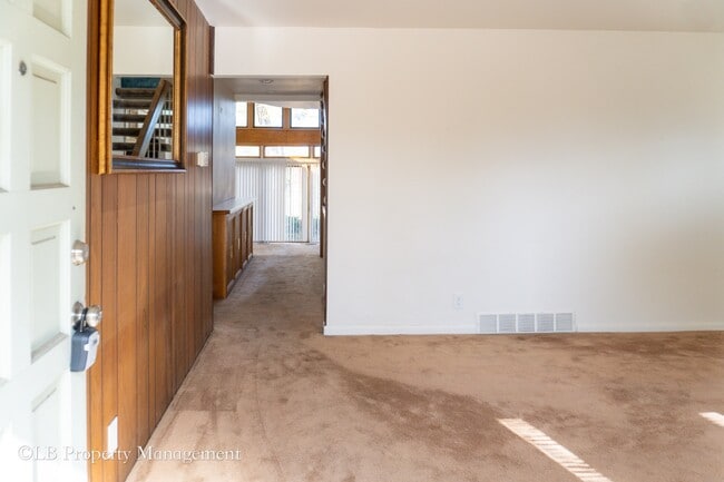 Building Photo - 1303 Lipan Dr