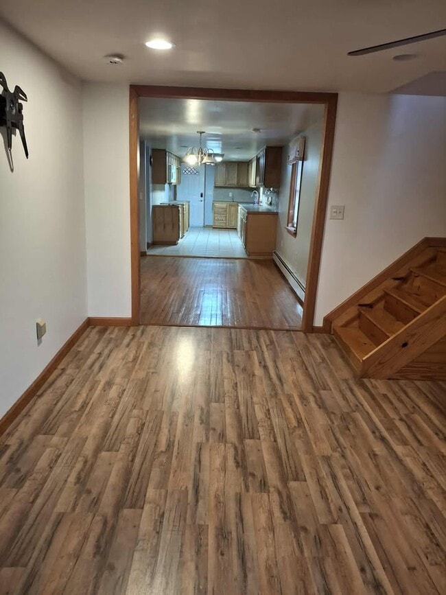 Building Photo - 79 Harris St