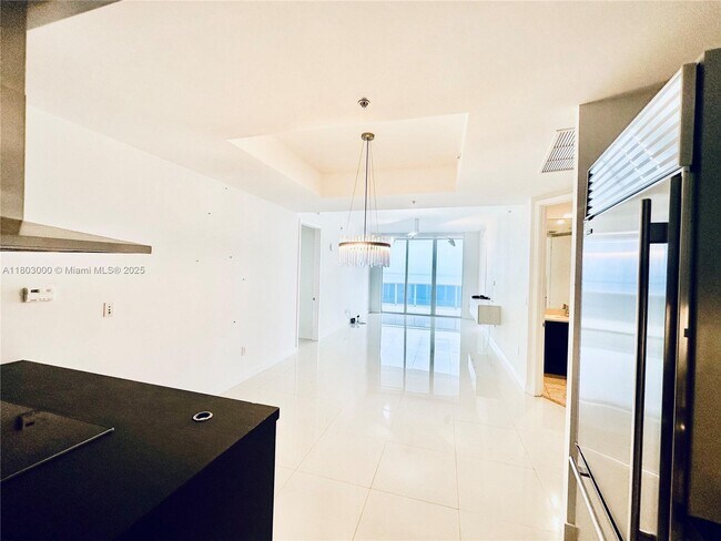 Building Photo - 18201 Collins Ave