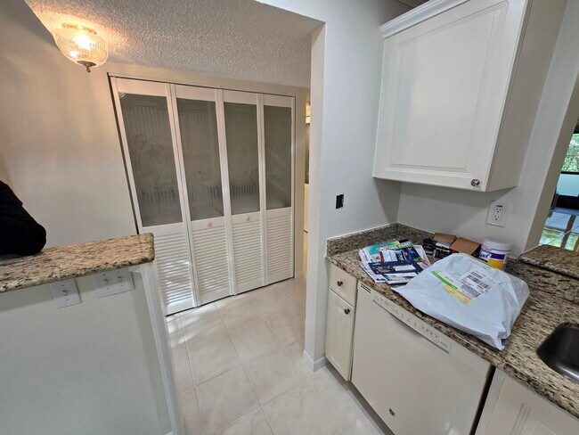 Building Photo - 9413 Boca Cove Cir