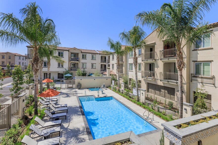 Los Alamitos Luxury Apartments 3342 Cerritos Ave Los Alamitos CA