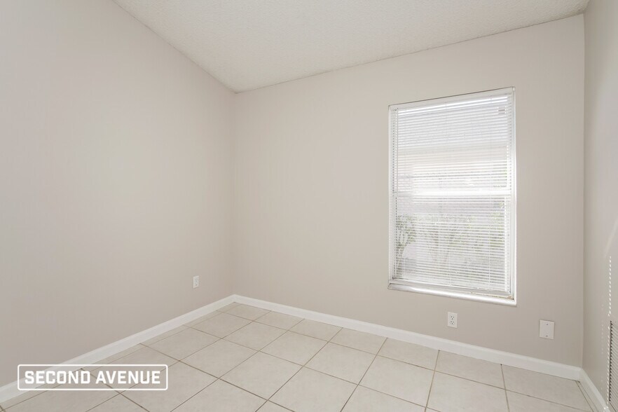 Building Photo - 1914 Teaberry Ct