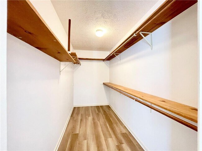 Building Photo - 2395 Brownstone Ct NE