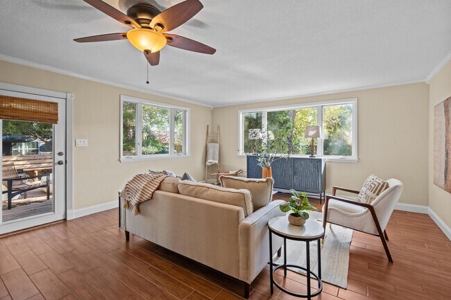 Building Photo - 146 Menendez Rd