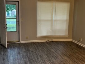 Building Photo - 3755 Chamberlain Ct