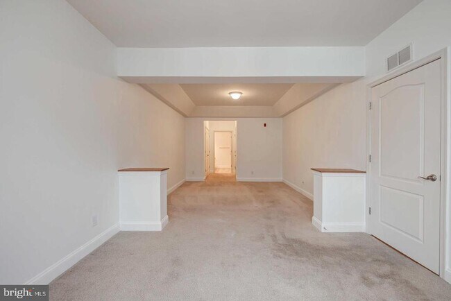 Building Photo - 9204 Charleston Dr