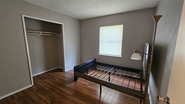 Building Photo - 15303 Gran Vista Dr